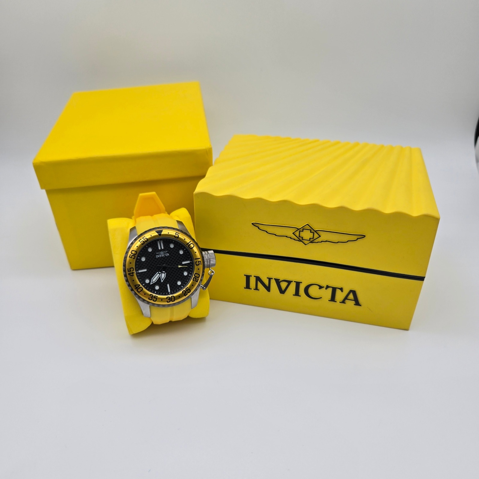 Invicta Pro Diver Watch Mens Yellow Black 32962 Sporty Casual Diver Maximalist